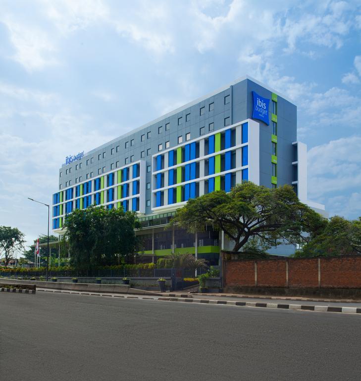 Ibis Budget Jakarta Daan Mogot Esterno foto