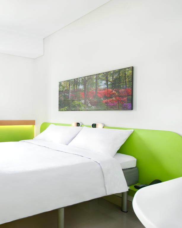 Ibis Budget Jakarta Daan Mogot Esterno foto