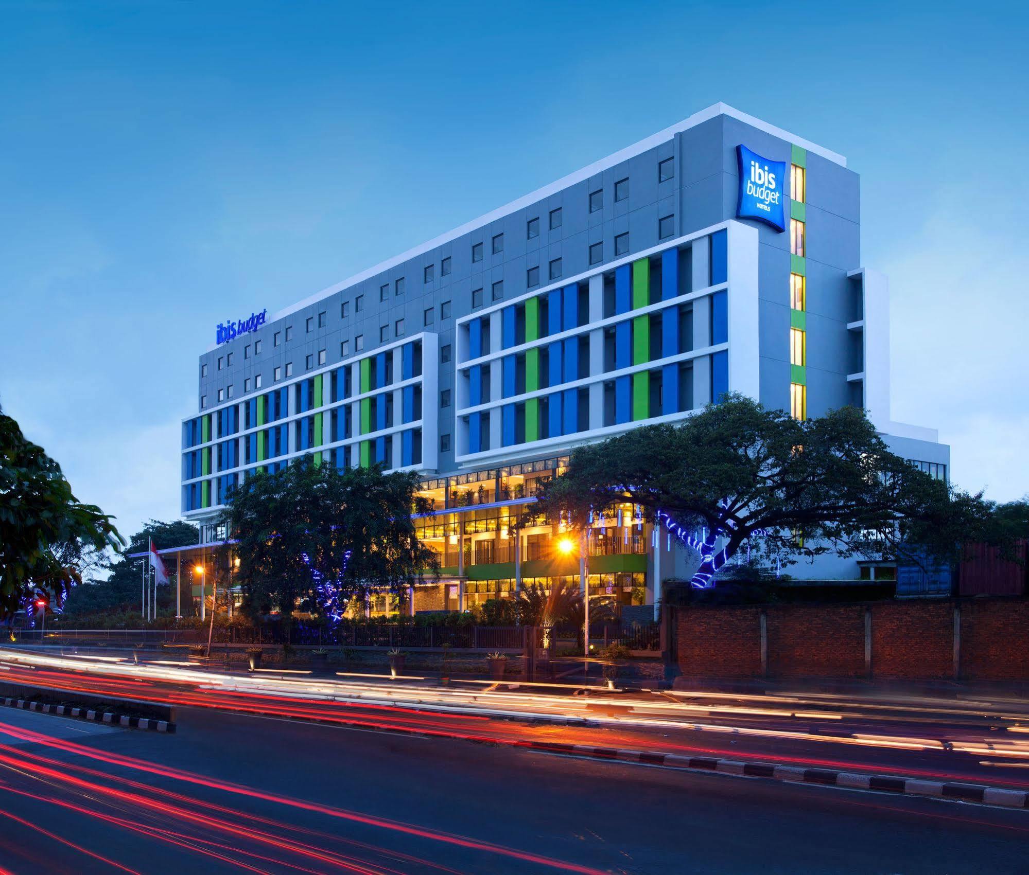 Ibis Budget Jakarta Daan Mogot Esterno foto