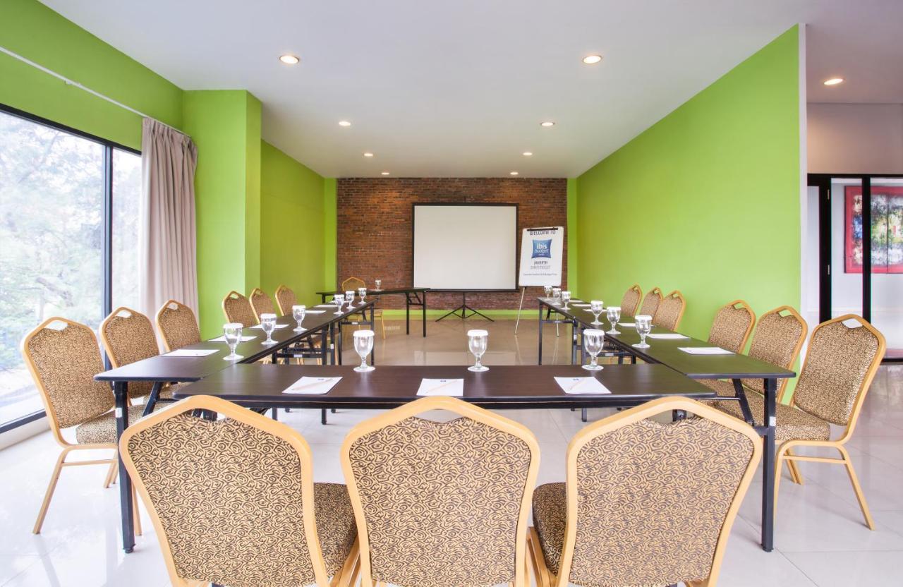 Ibis Budget Jakarta Daan Mogot Esterno foto
