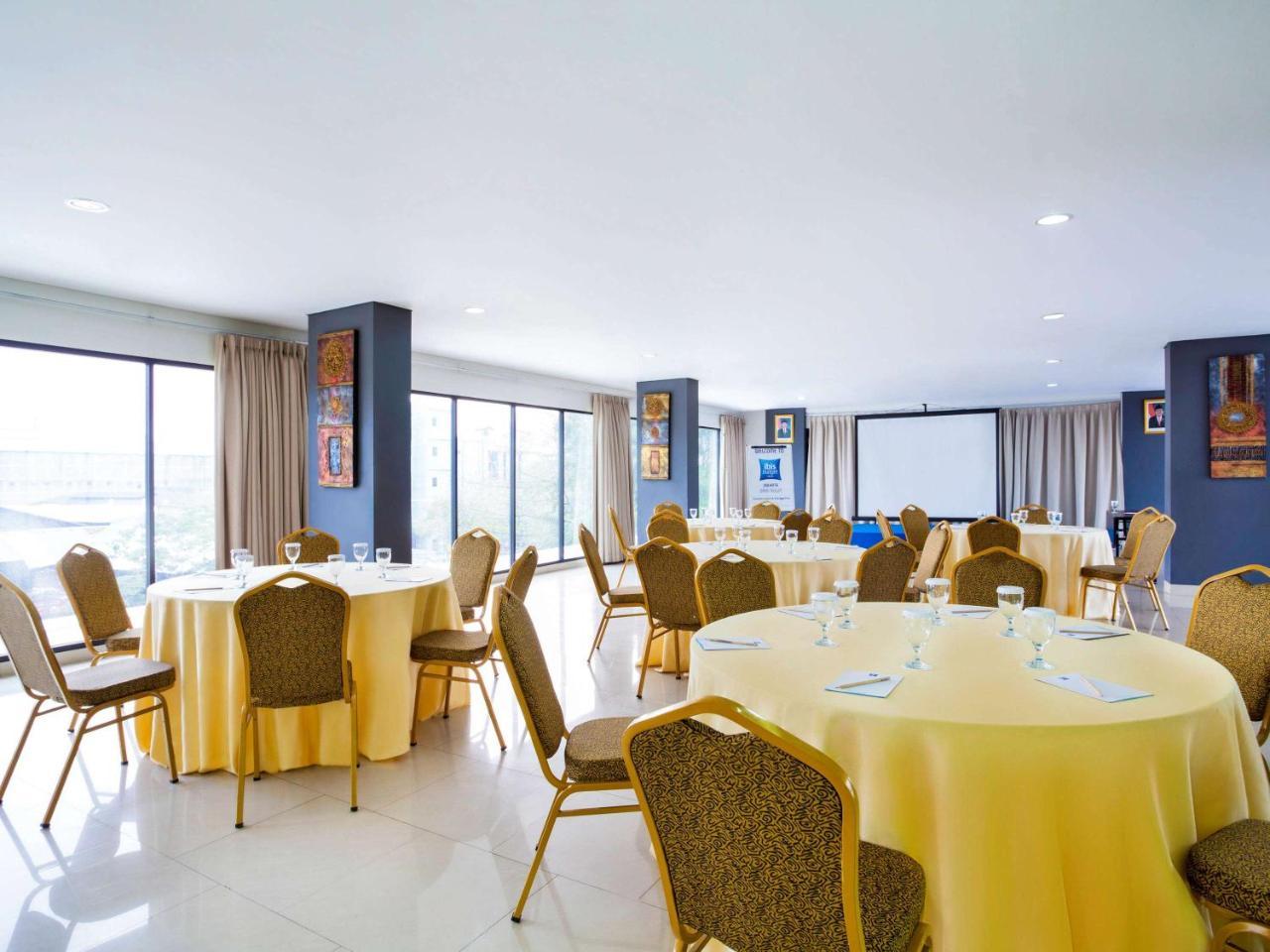 Ibis Budget Jakarta Daan Mogot Esterno foto